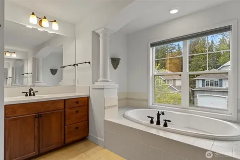 8835 NE 237th Place NE Redmond WA 98053