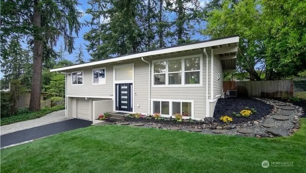 16436 SE 8th Street Bellevue WA 98008