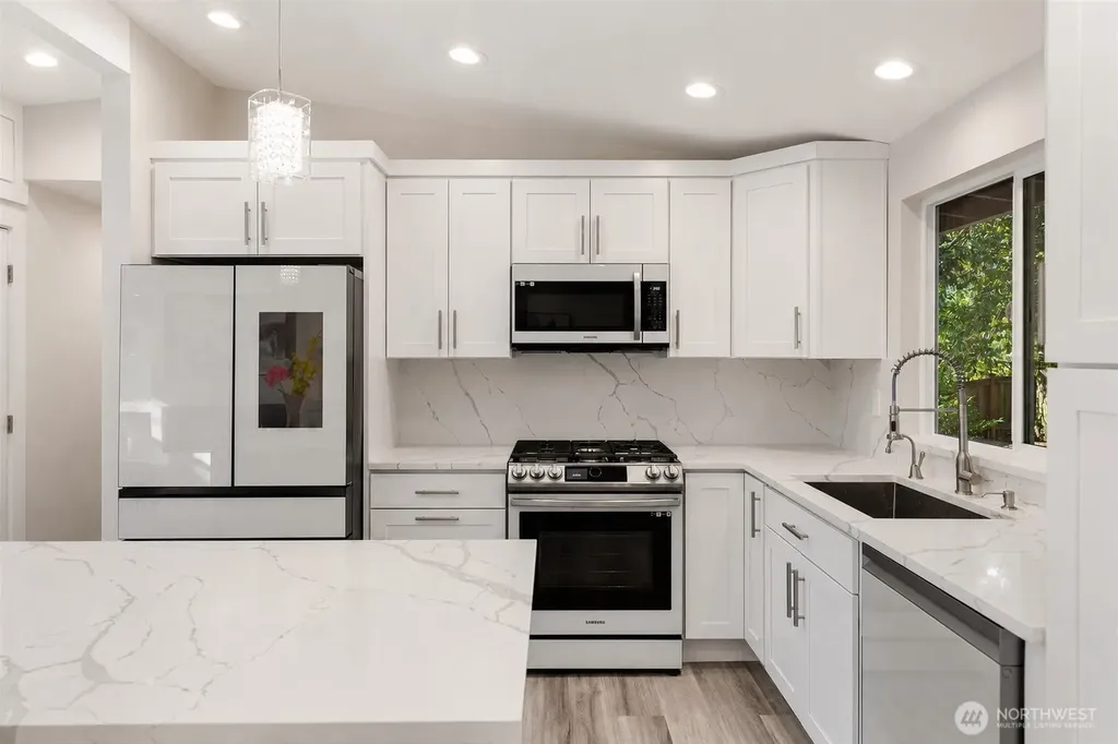 16436 SE 8th Street Bellevue WA 98008