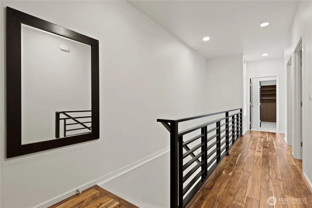 4532 51st Place SW Seattle WA 98116