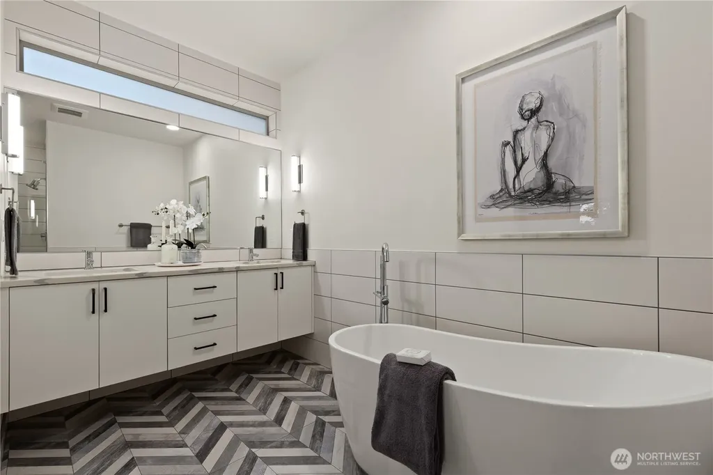 4532 51st Place SW Seattle WA 98116