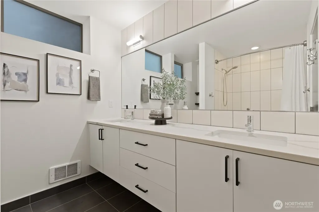 4532 51st Place SW Seattle WA 98116