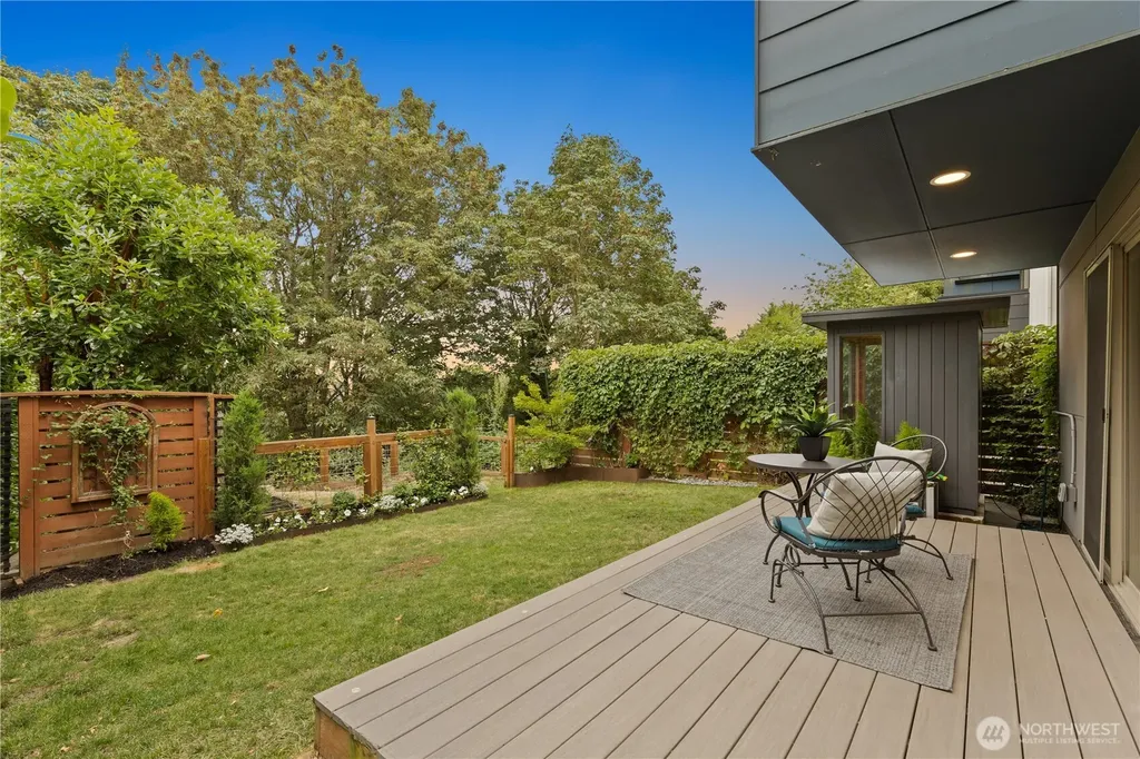 4532 51st Place SW Seattle WA 98116