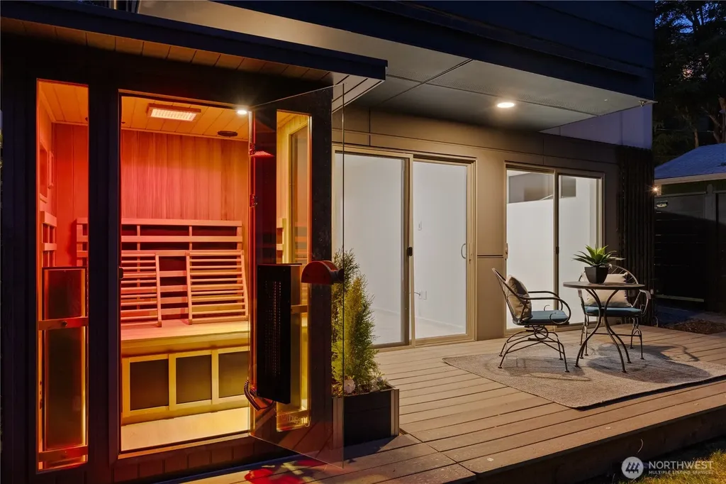 4532 51st Place SW Seattle WA 98116