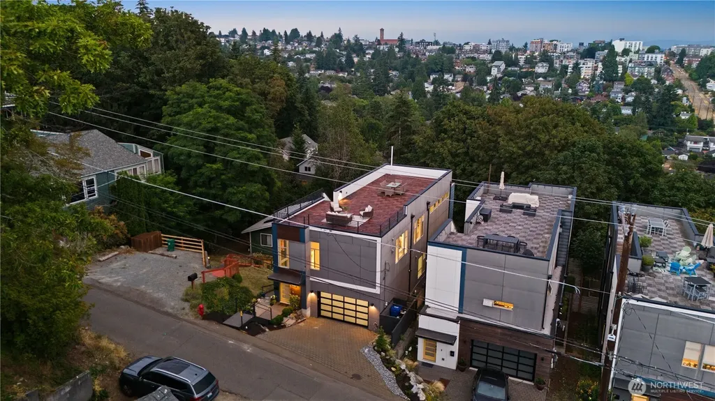 4532 51st Place SW Seattle WA 98116