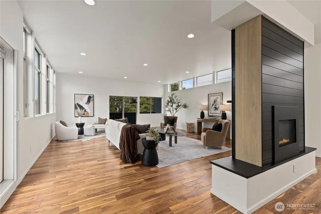 4532 51st Place SW Seattle WA 98116