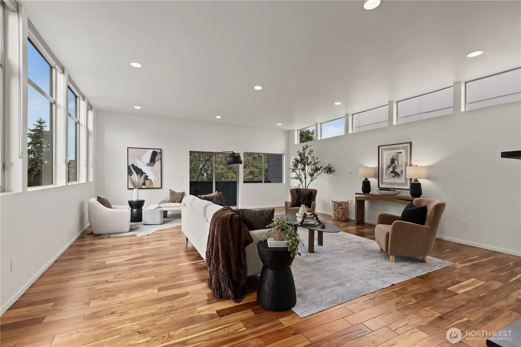 4532 51st Place SW Seattle WA 98116