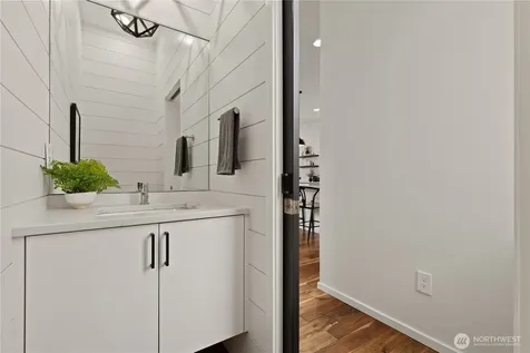 4532 51st Place SW Seattle WA 98116
