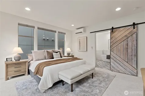 4532 51st Place SW Seattle WA 98116