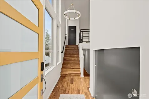 4532 51st Place SW Seattle WA 98116