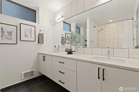 4532 51st Place SW Seattle WA 98116