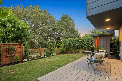 4532 51st Place SW Seattle WA 98116