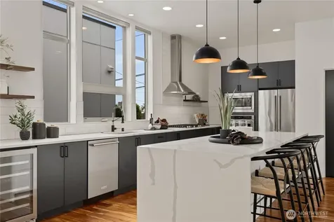 4532 51st Place SW Seattle WA 98116
