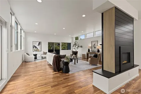 4532 51st Place SW Seattle WA 98116