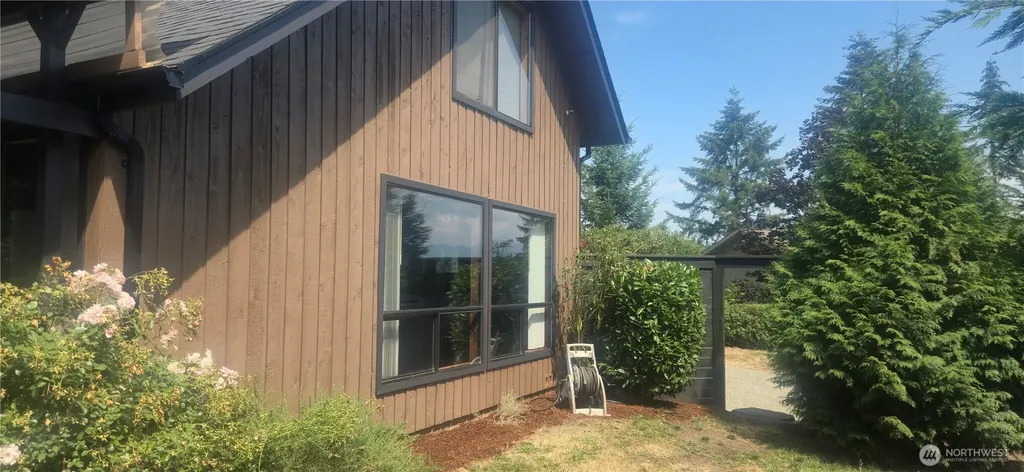 22718 SE 321st Place Kent WA 98042