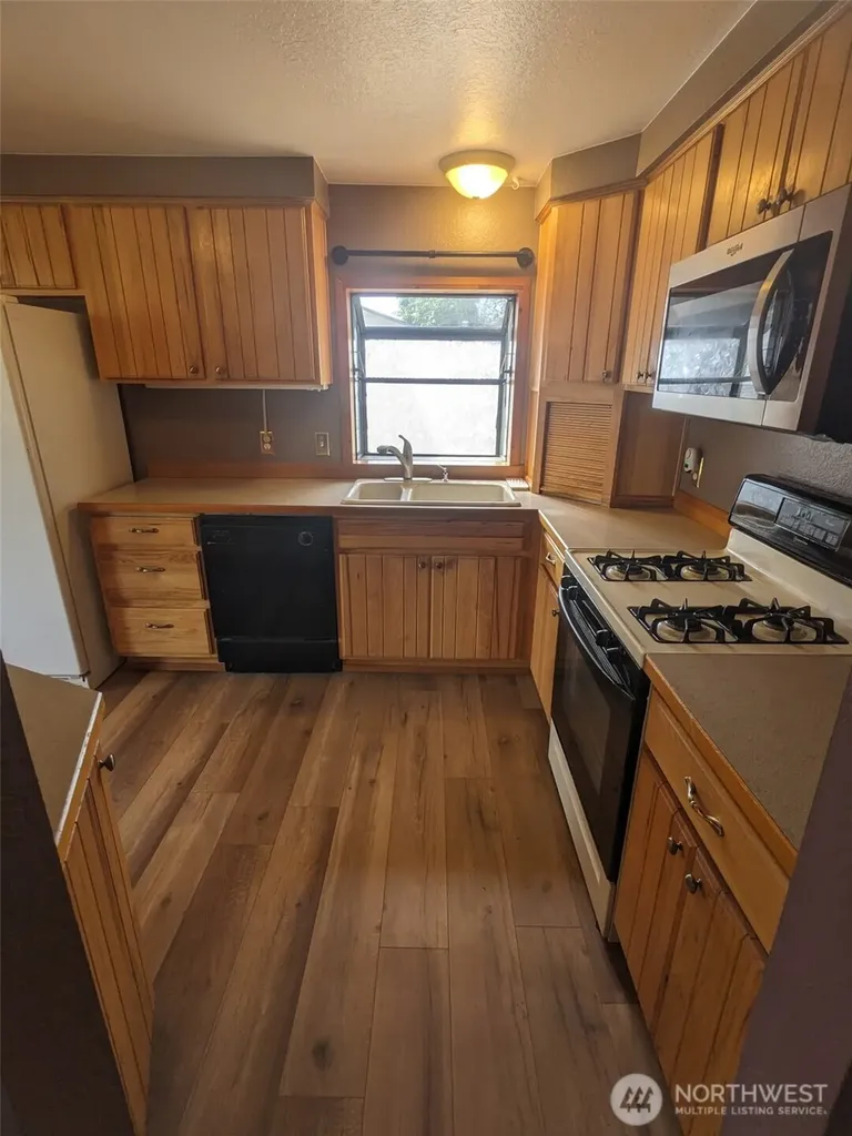 22718 SE 321st Place Kent WA 98042