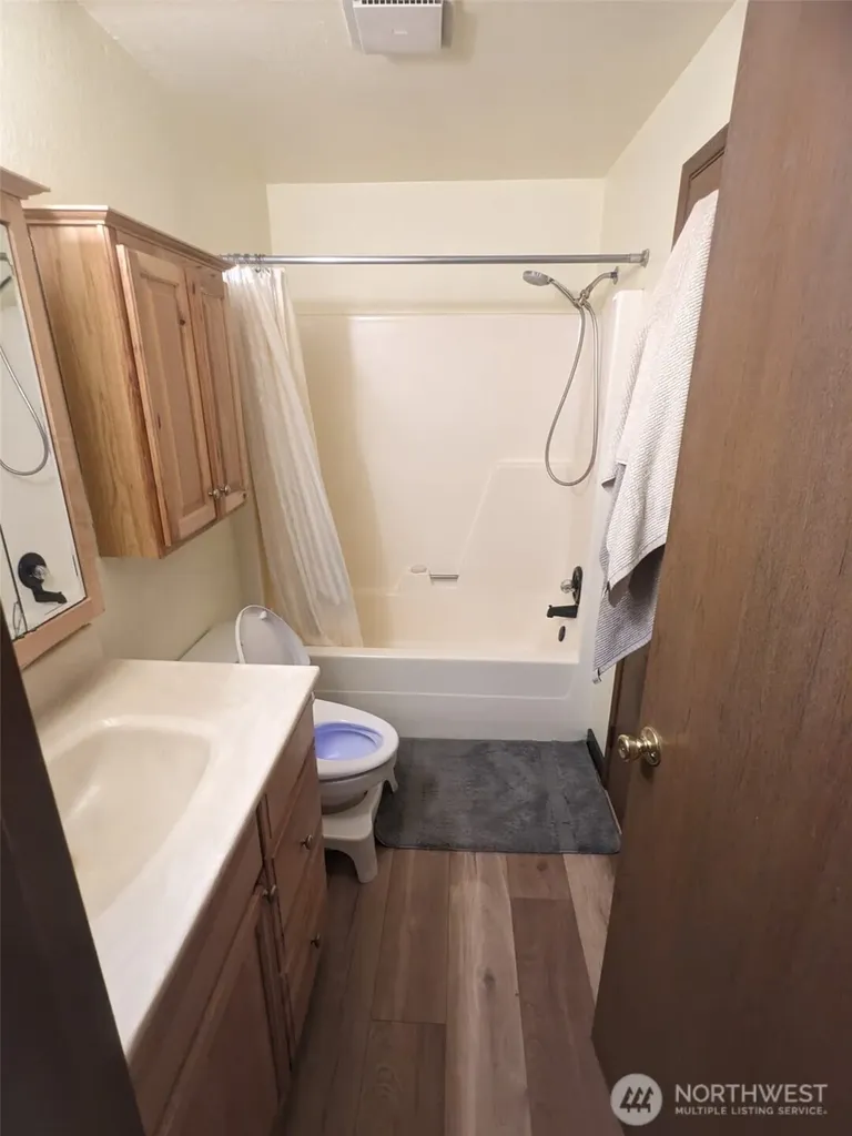 22718 SE 321st Place Kent WA 98042