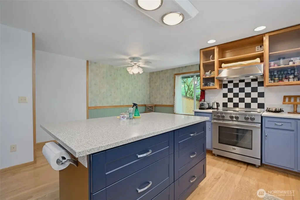 21434 SE 16th Place Sammamish WA 98075