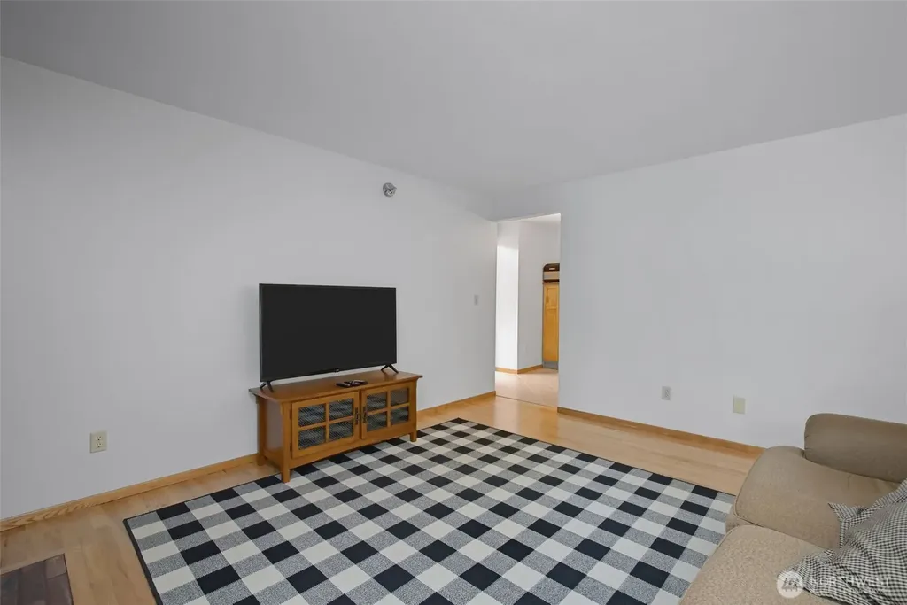 21434 SE 16th Place Sammamish WA 98075