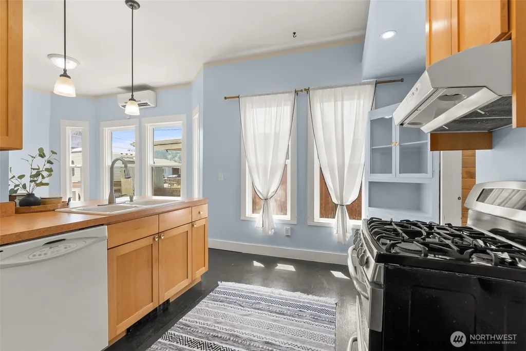917 Monroe Hoquiam WA 98550