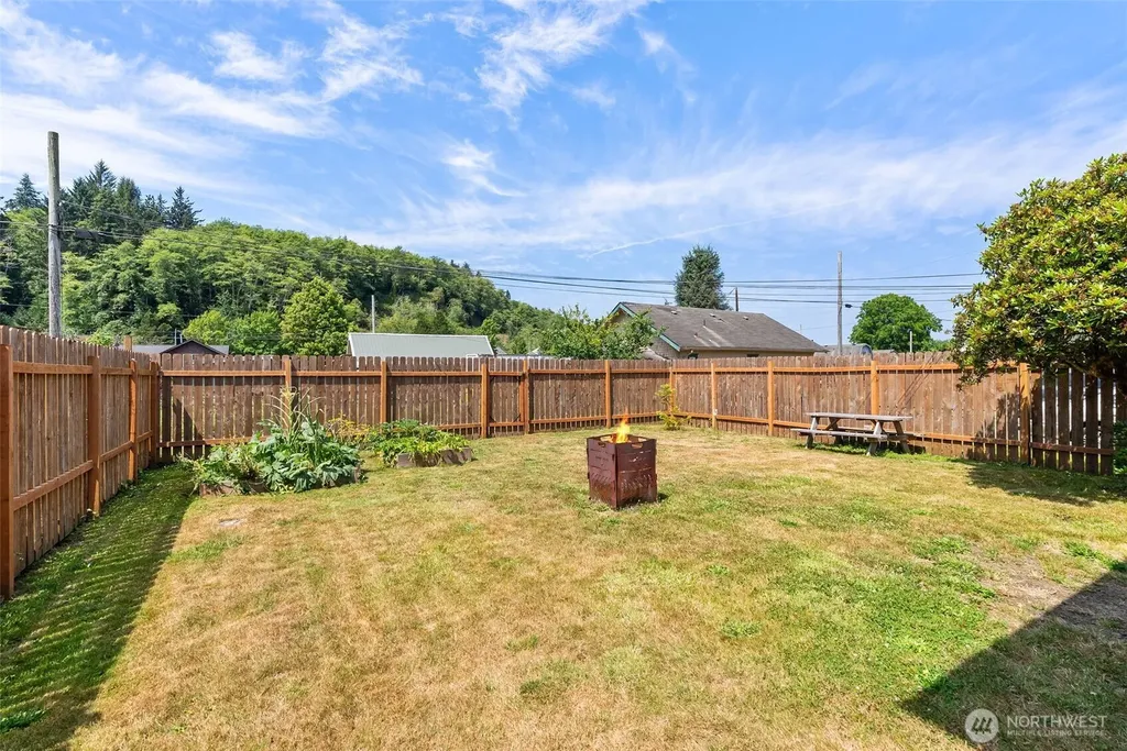917 Monroe Hoquiam WA 98550