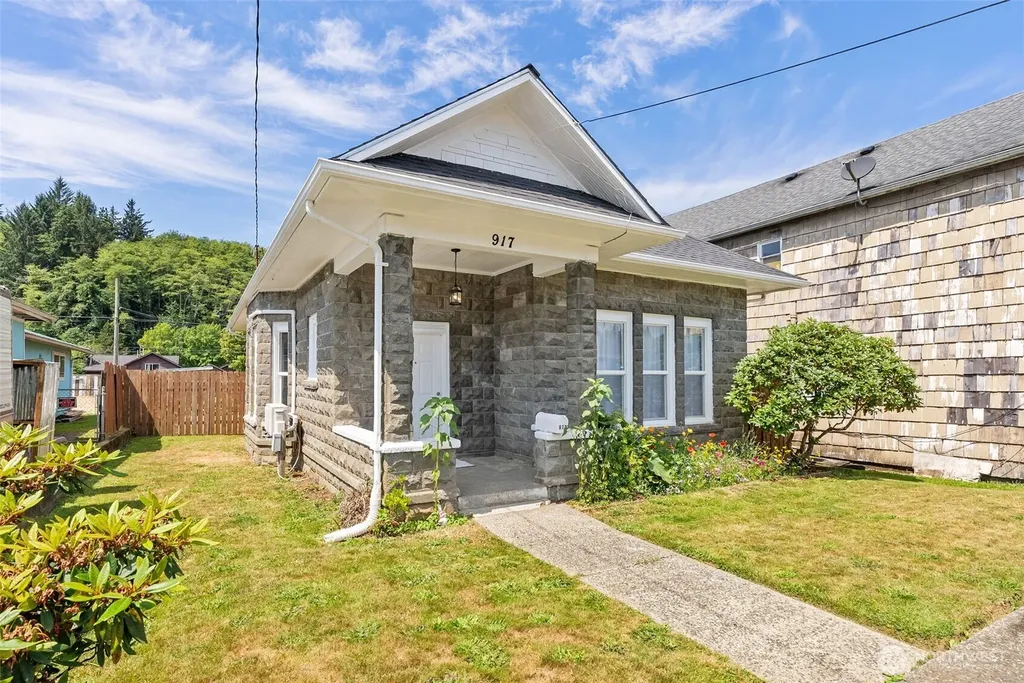 917 Monroe Hoquiam WA 98550