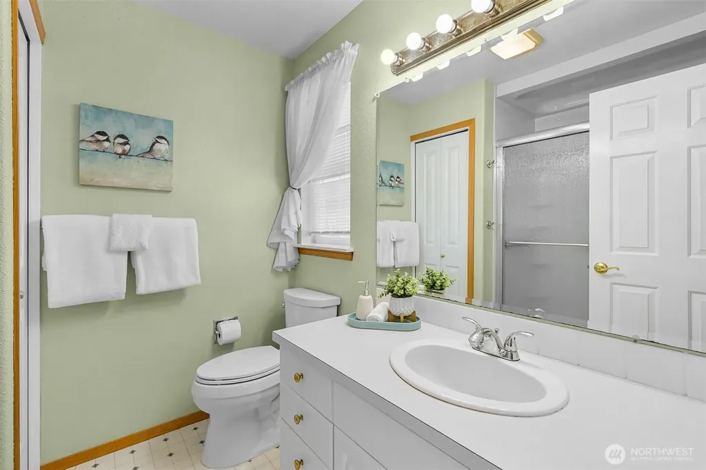 5425 Papetti Lane Bellingham WA 98226