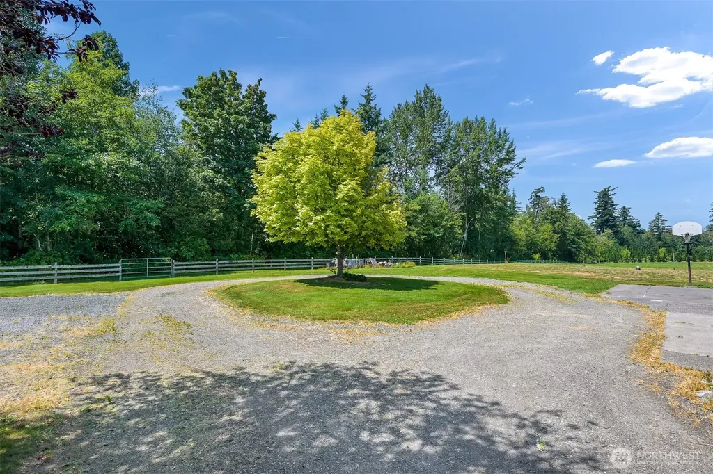 5425 Papetti Lane Bellingham WA 98226