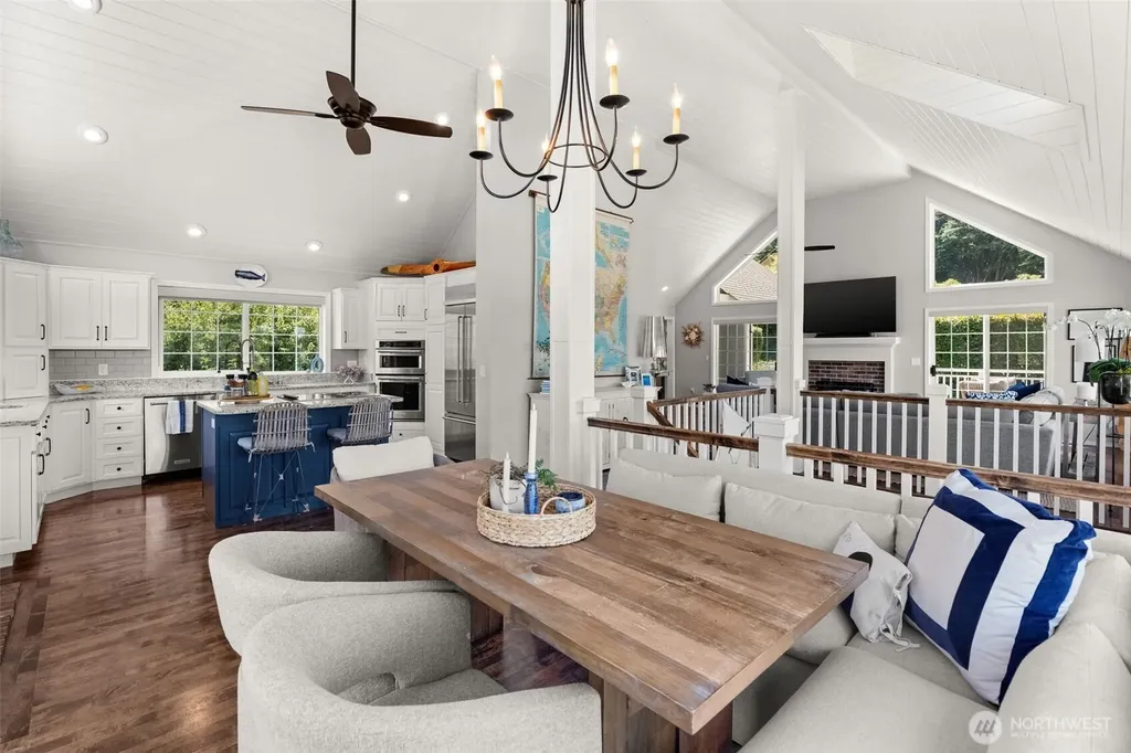 586 North Shore Boulevard Fox Island WA 98333
