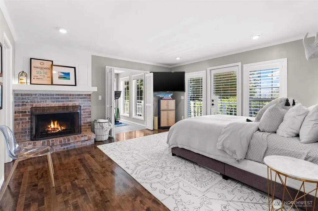 586 North Shore Boulevard Fox Island WA 98333