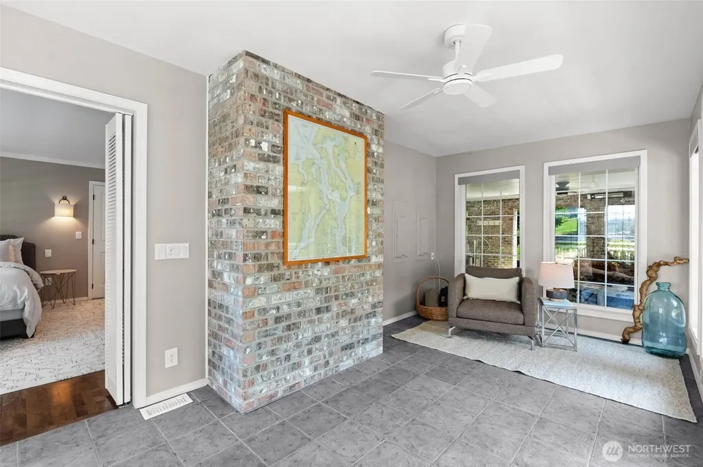 586 North Shore Boulevard Fox Island WA 98333