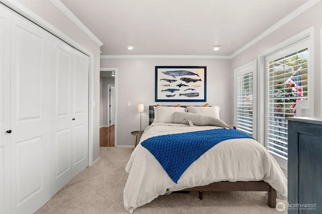 586 North Shore Boulevard Fox Island WA 98333