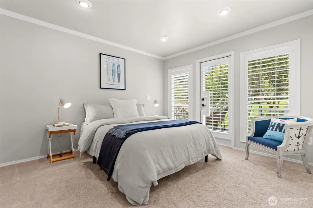 586 North Shore Boulevard Fox Island WA 98333