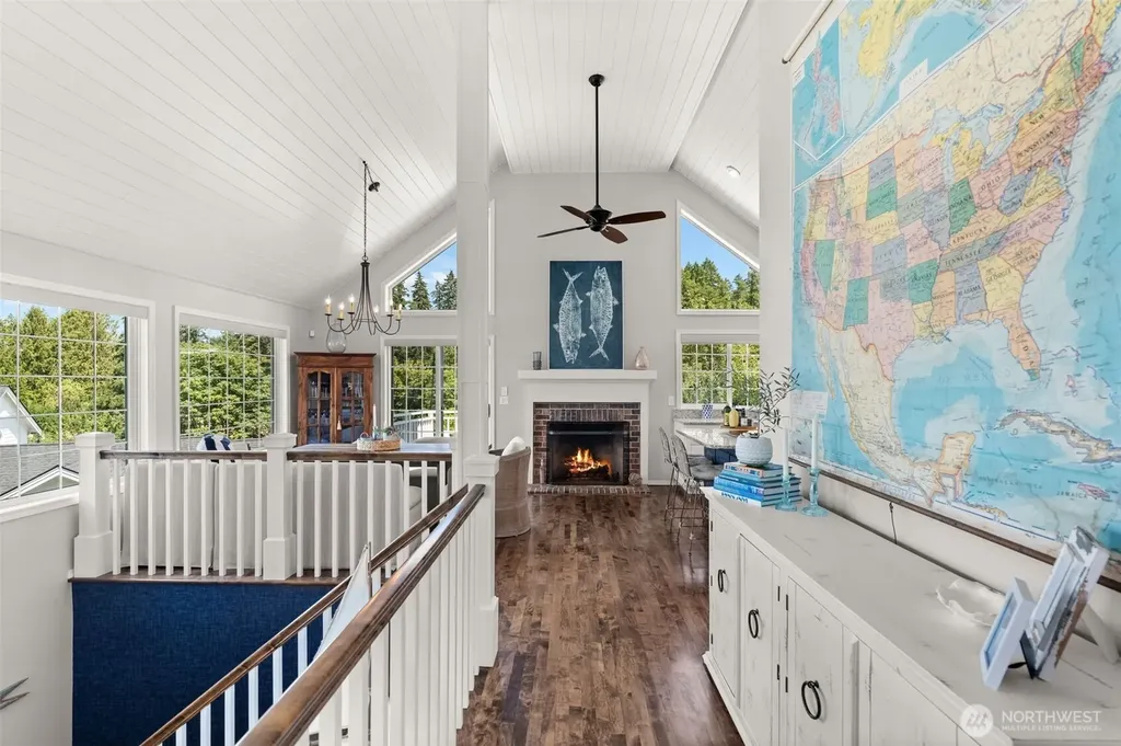 586 North Shore Boulevard Fox Island WA 98333