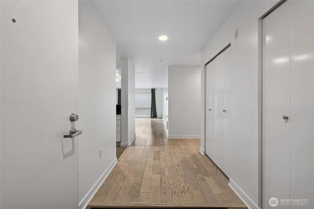 321 10th Avenue S Seattle WA 98104