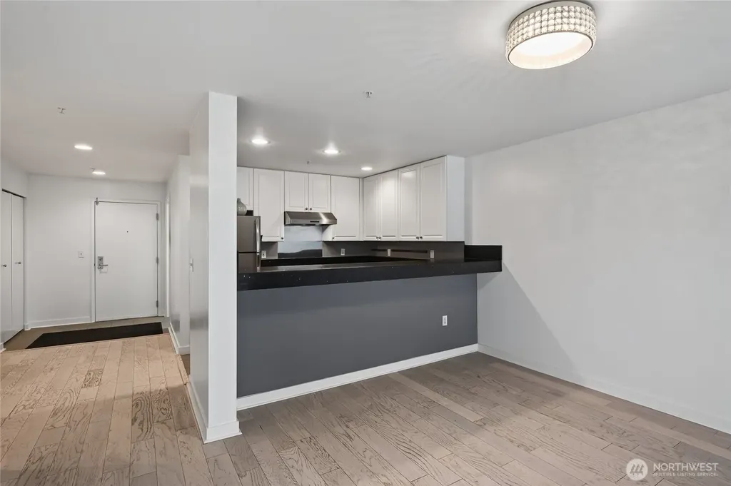321 10th Avenue S Seattle WA 98104