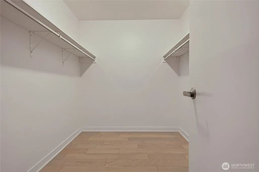 321 10th Avenue S Seattle WA 98104