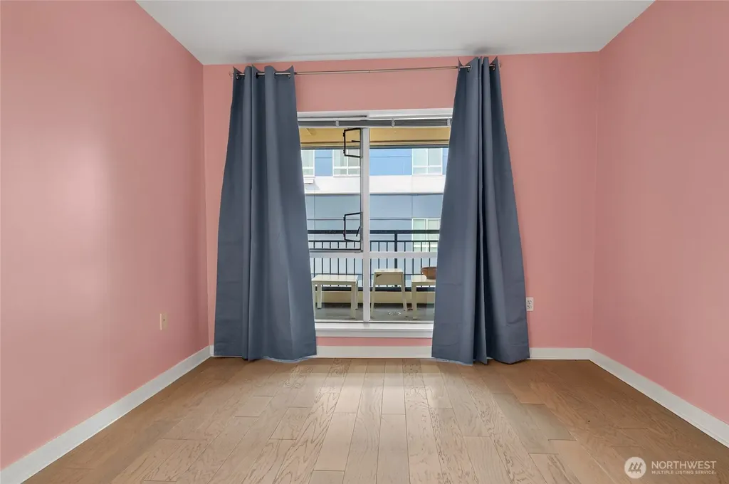 321 10th Avenue S Seattle WA 98104