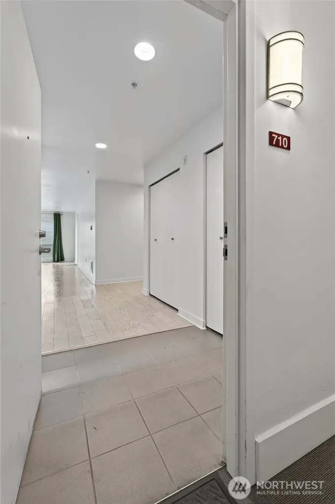321 10th Avenue S Seattle WA 98104