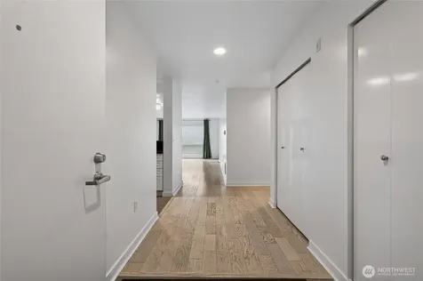 321 10th Avenue S Seattle WA 98104