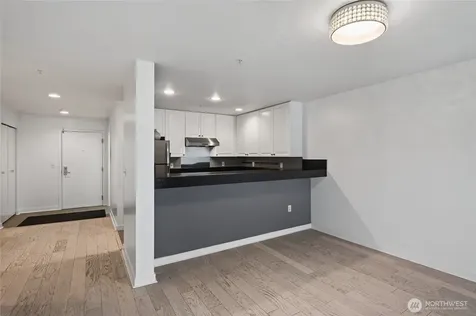 321 10th Avenue S Seattle WA 98104