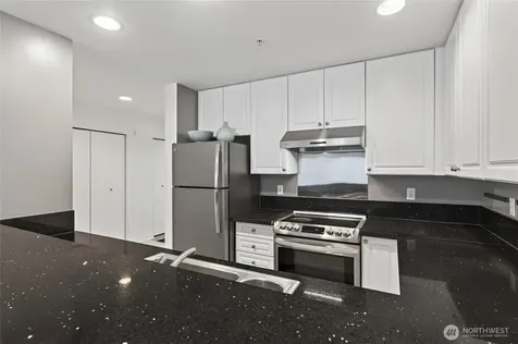 321 10th Avenue S Seattle WA 98104