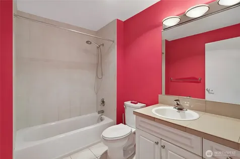 321 10th Avenue S Seattle WA 98104