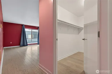 321 10th Avenue S Seattle WA 98104