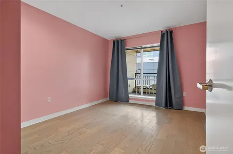 321 10th Avenue S Seattle WA 98104
