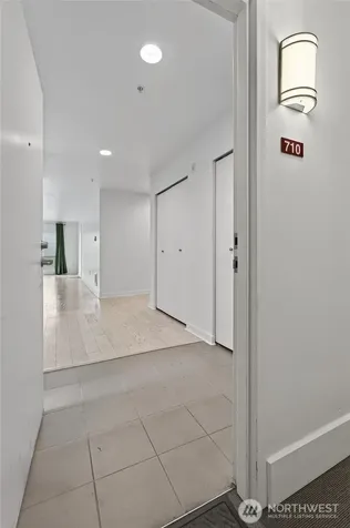 321 10th Avenue S Seattle WA 98104