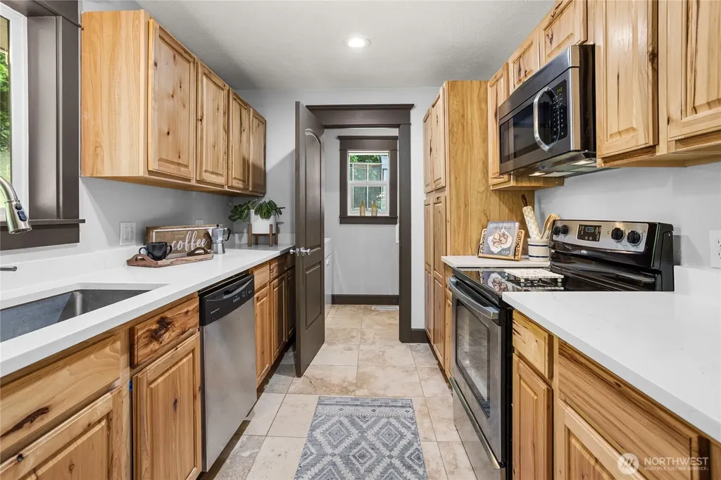 2388 Anderson Hill Rd SW Port Orchard WA 98367