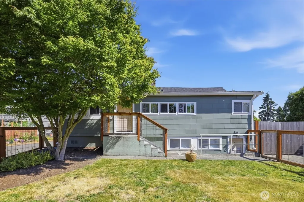214 E 68th Street Tacoma WA 98404