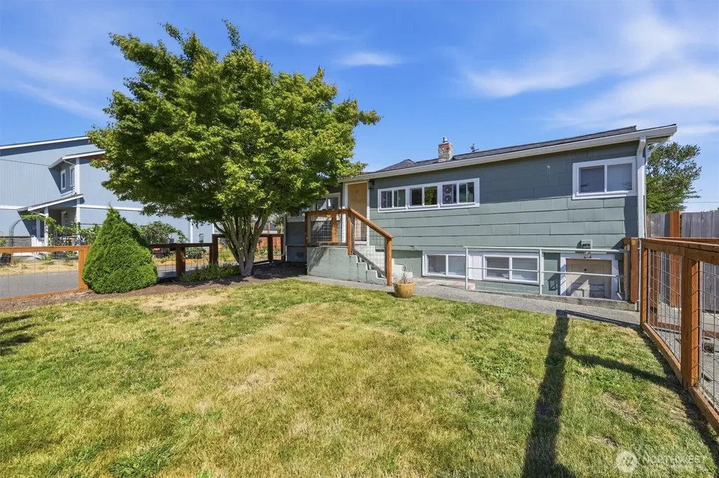 214 E 68th Street Tacoma WA 98404