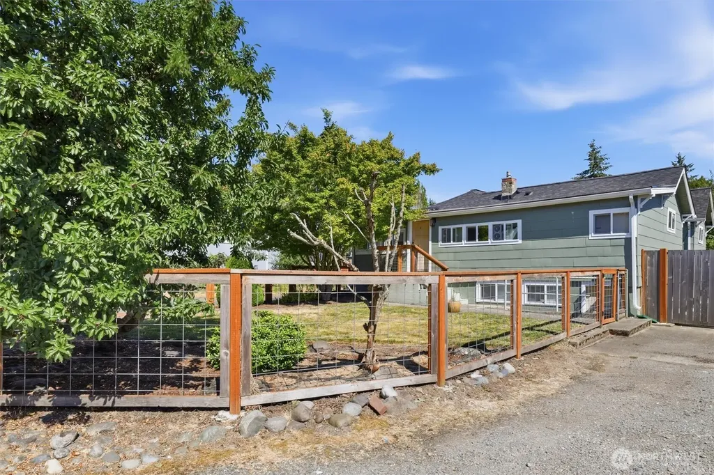 214 E 68th Street Tacoma WA 98404